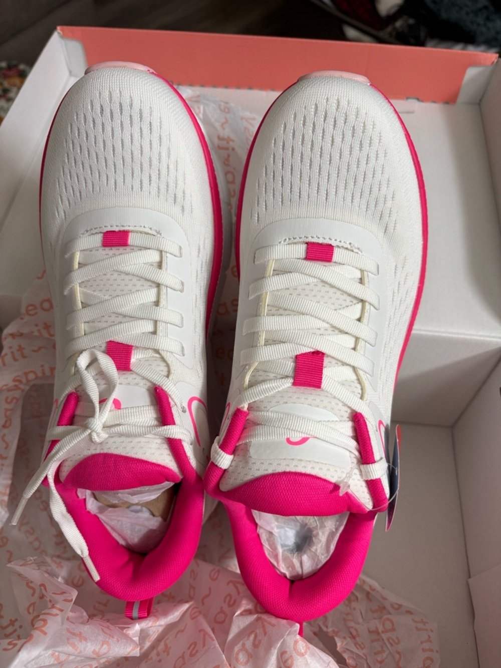 Easy Spirit White and Hot Pink Athletic Sneakers NWT